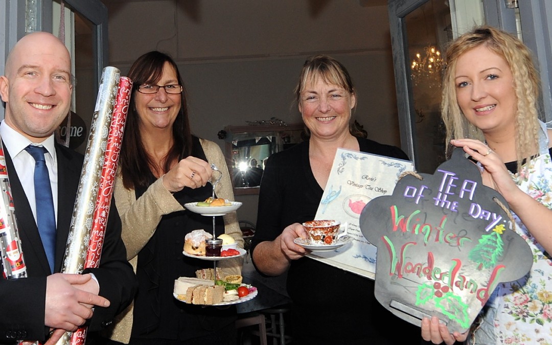 FREE Christmas Present Wrapping in Town Centre Cafes!
